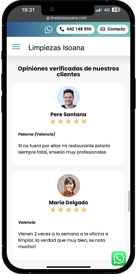 Equipo de limpieza realizando trabajo de desinfección