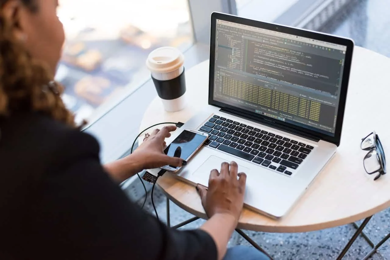 Webs profesionales en Valencia: por qué tu competencia ya tiene una